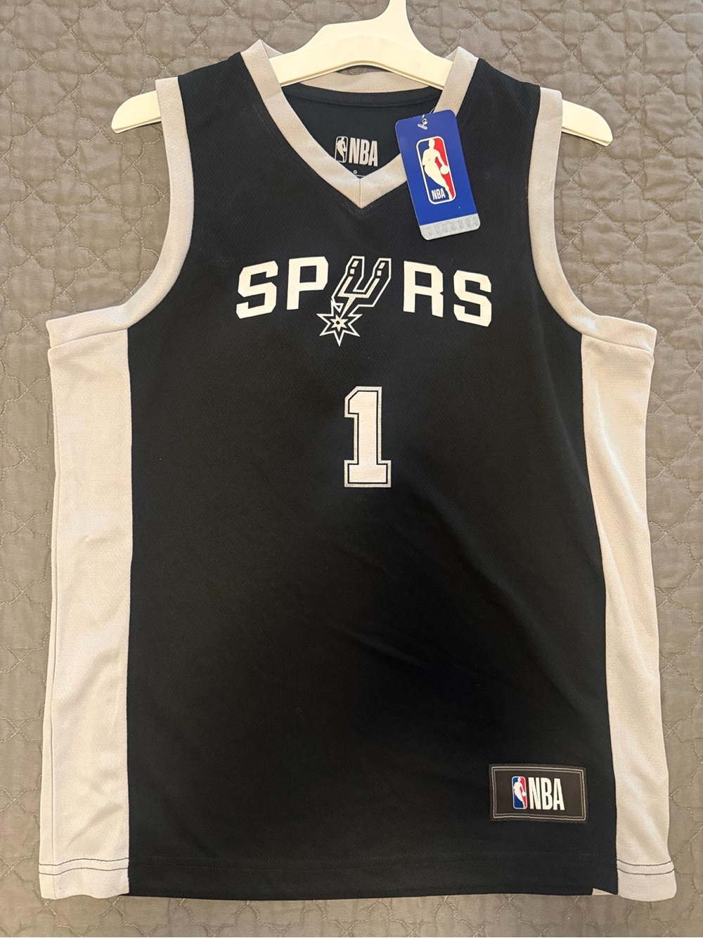 San Antonio Spurs #1 Kids Jersey – Size L – NWT